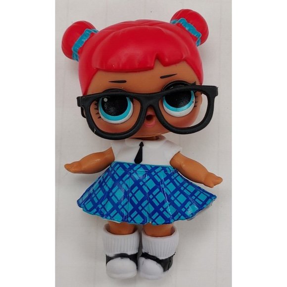 Class Room L.O.L. Surprise Teacher's Pet Series 3 Furniture Doll & Playset - Picture 3 of 3